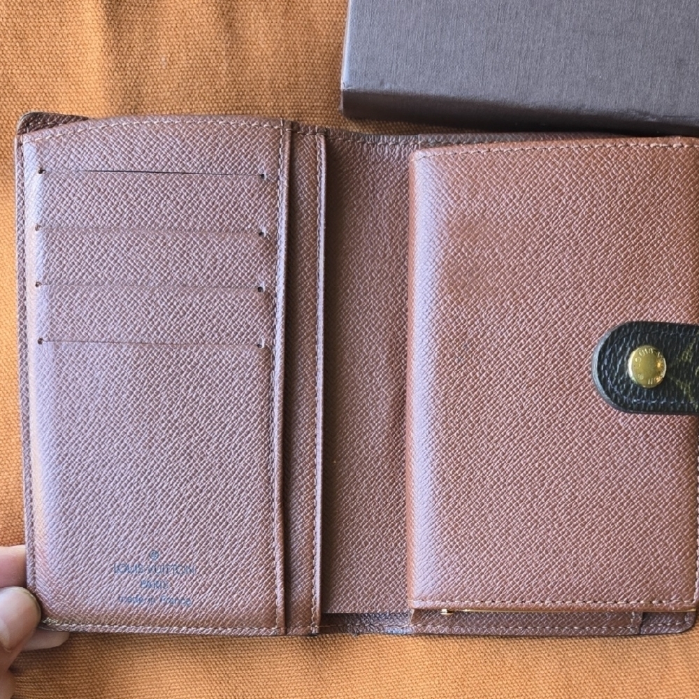 Louis Vuitton Brown Monogram Wallet Compact Design - Picture 4 of 10